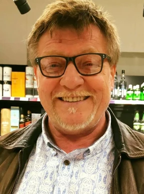 English men looking for love