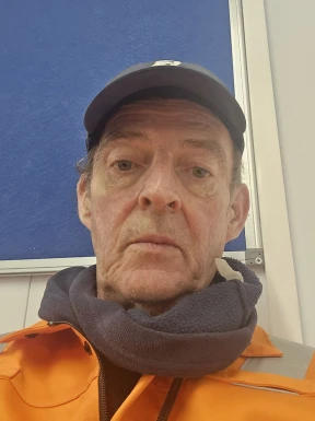 English men looking for love