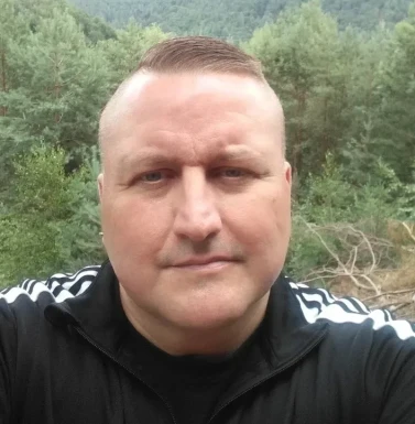 <span>Sascha, 51</span>&nbsp;<span style='width: 25px; height: 16px; float: right; background-image: url(/bitmaps/flags_small/DE.PNG)'>&nbsp;</span><br><span>Isenburg, Germany</span>&nbsp;<input type='button' class='joinbtn' style='float: right' value='JOIN NOW' />