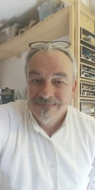 <span>Oliver, 60</span>&nbsp;<span style='width: 25px; height: 16px; float: right; background-image: url(/bitmaps/flags_small/AT.PNG)'>&nbsp;</span><br><span>Zell Am See, Austria</span>&nbsp;<input type='button' class='joinbtn' style='float: right' value='JOIN NOW' />