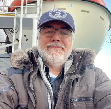 <span>Ralf, 63</span>&nbsp;<span style='width: 25px; height: 16px; float: right; background-image: url(/bitmaps/flags_small/ES.PNG)'>&nbsp;</span><br><span>Alcudia, Spain</span>&nbsp;<input type='button' class='joinbtn' style='float: right' value='JOIN NOW' />